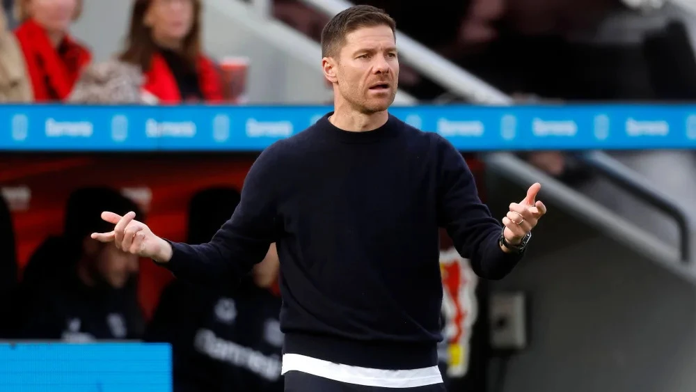 HLV Xabi Alonso đang mắc sai lầm trong việc sắp xếp đội hình ra sân mùa nảy